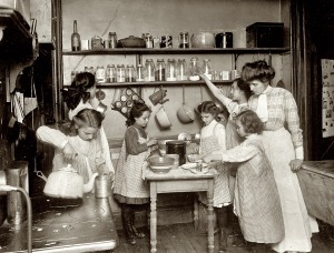 1910 tenement kitchen class via shorpy